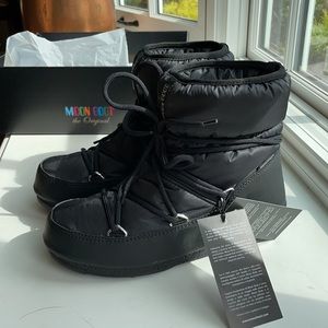 Moon boots, waterproof black ankle rain boot
